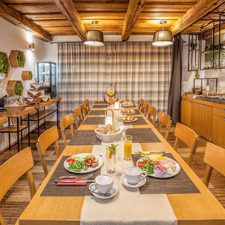 Hotel Lidovy Dum Бженец Екстериор снимка