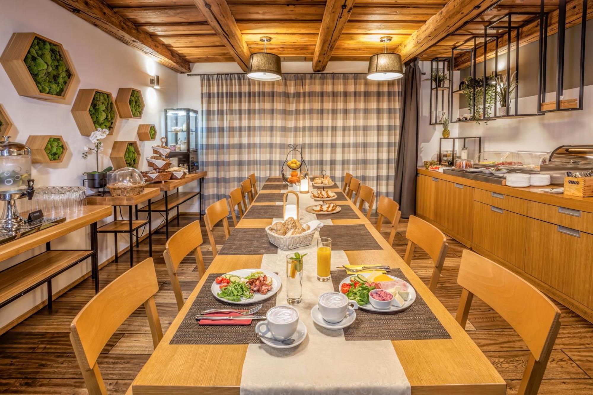 Hotel Lidovy Dum Бженец Екстериор снимка