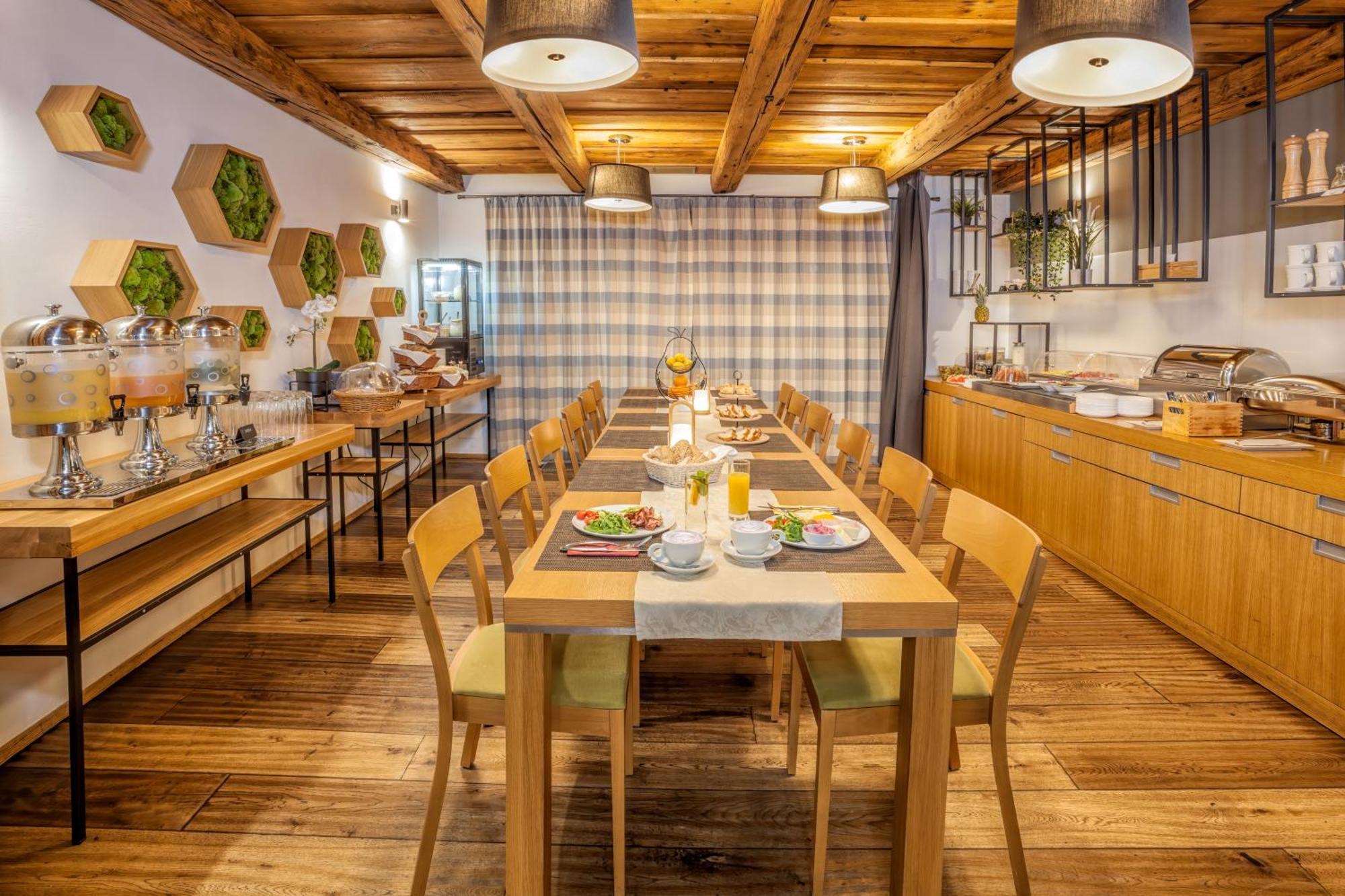Hotel Lidovy Dum Бженец Екстериор снимка